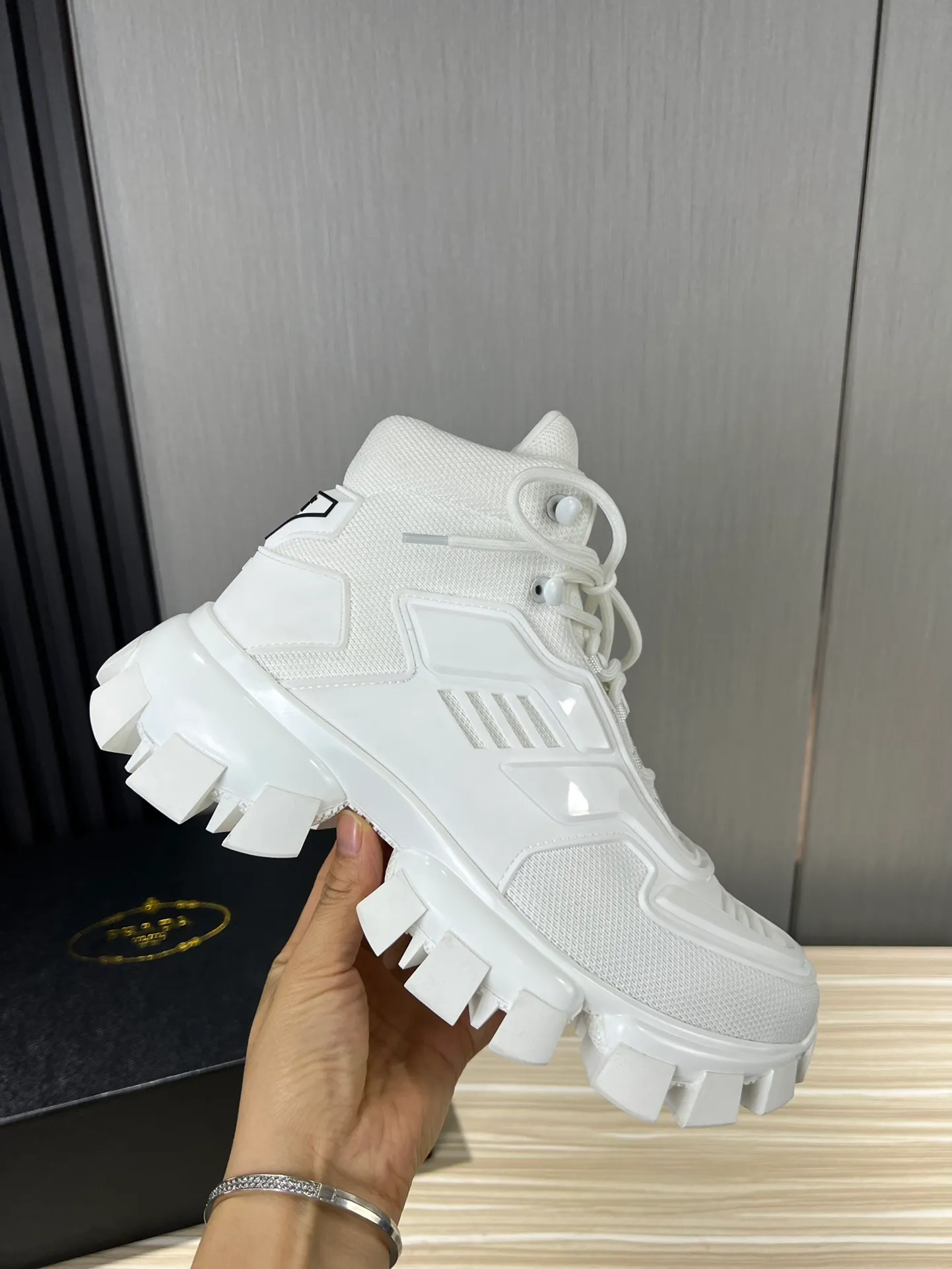 Men's shoes 💰660💰 [PRADA] Couple's popular item at the counter 💑Official website synchronized ⬆️Original fly-woven film fabric + cowhide lining, 1⃣️:1⃣️reproduction, original sole, 35-45 (45.46 custom-made, non-refundable)
